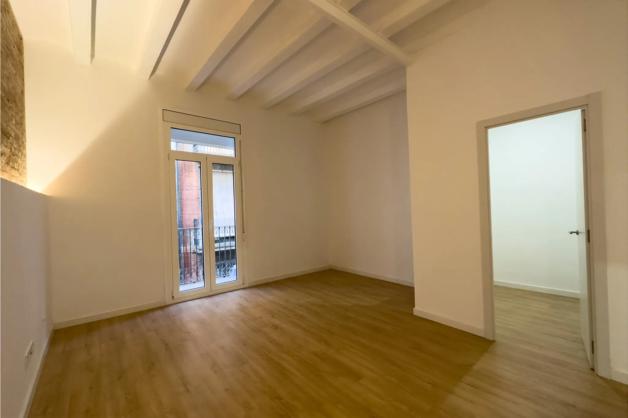 Salón comedor · Balcón antes del home staging