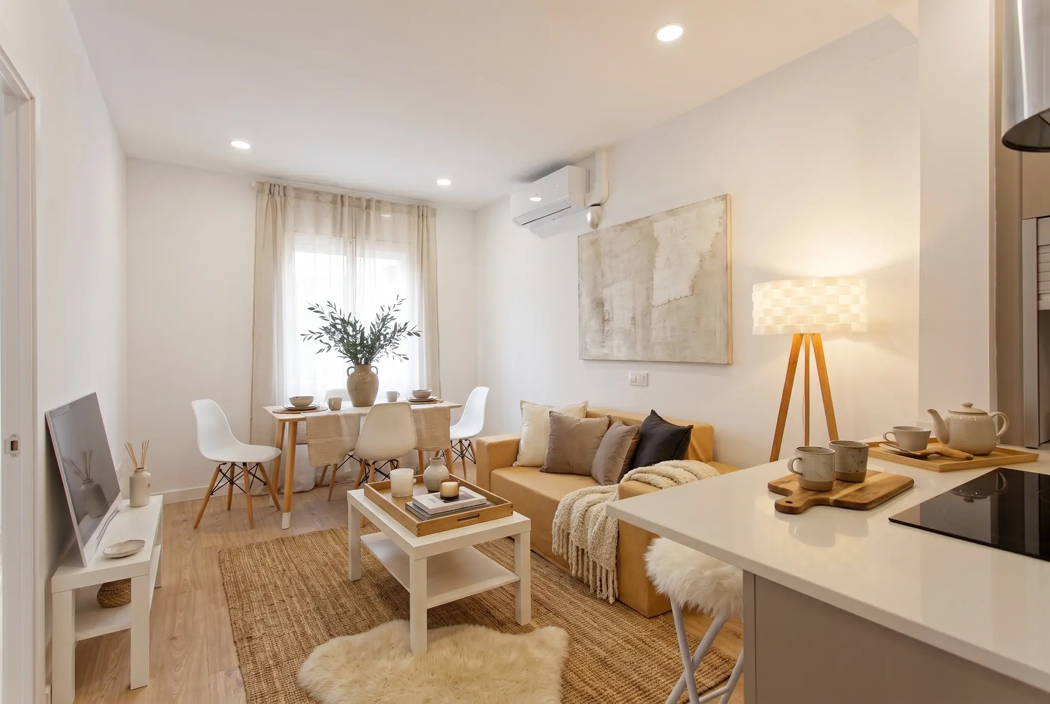Salón cocina · Concepto abierto después del home staging