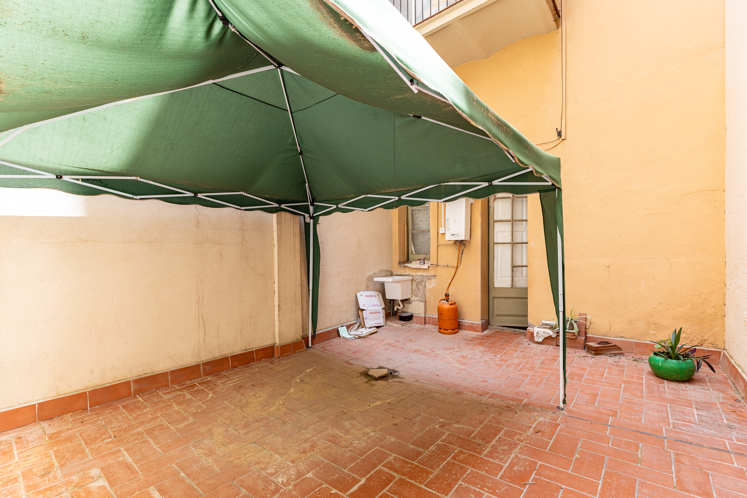 Antes de Patio interior · Reforma visual